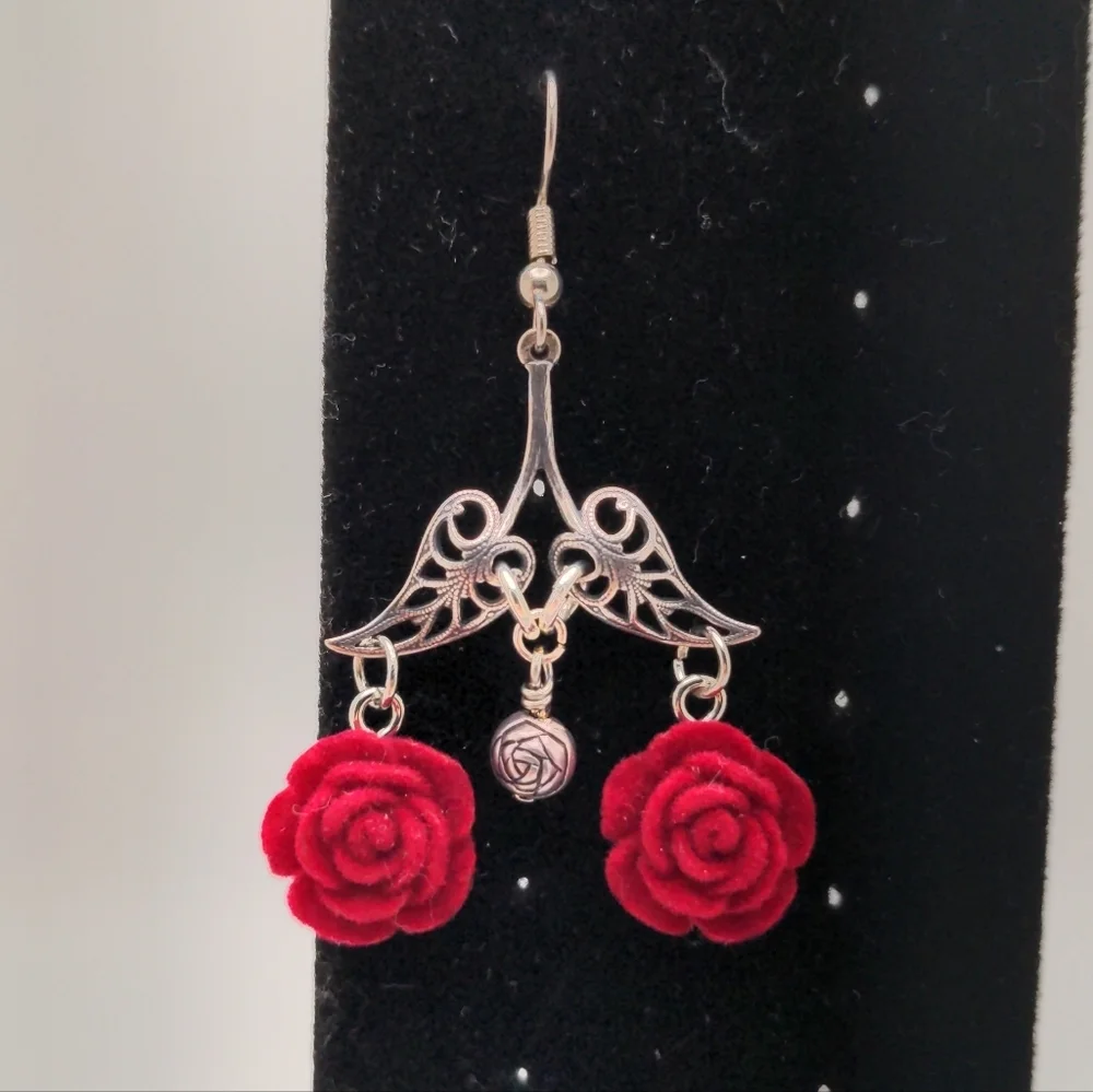 381MIDALANE Assymmetrical Flocked Red Rose Earrings